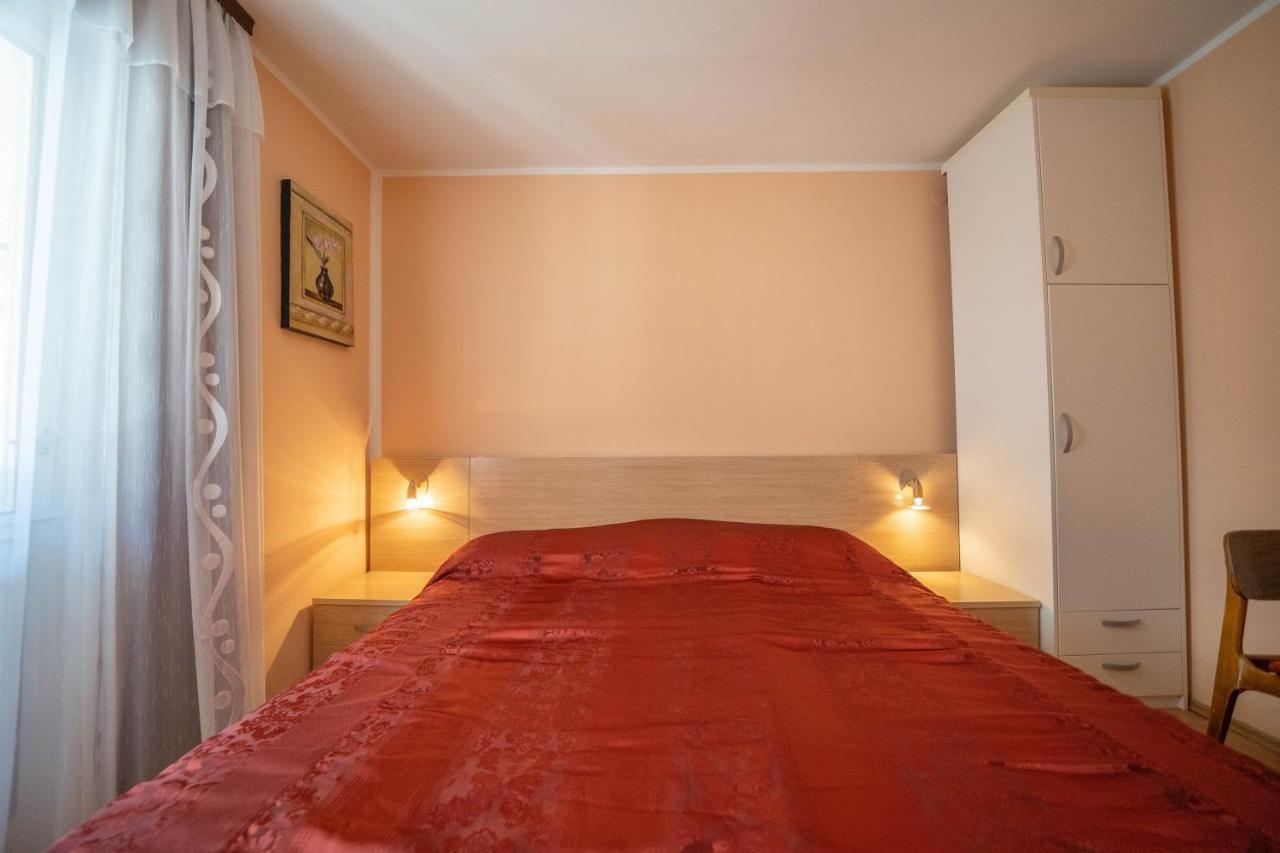 Seaside Serenity: 2-Bedroom Apartment With Boka Bay View Kotor Bagian luar foto