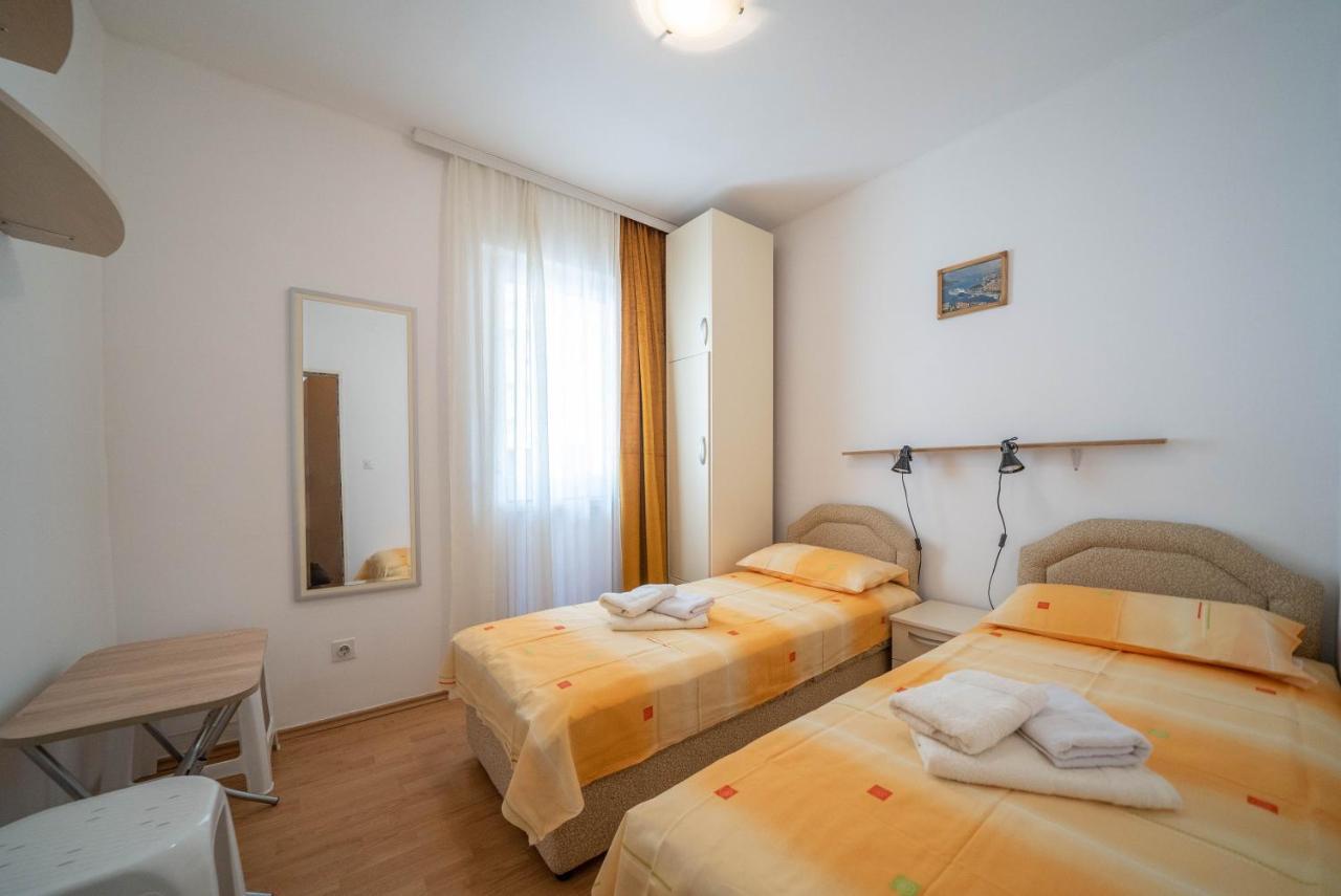 Seaside Serenity: 2-Bedroom Apartment With Boka Bay View Kotor Bagian luar foto